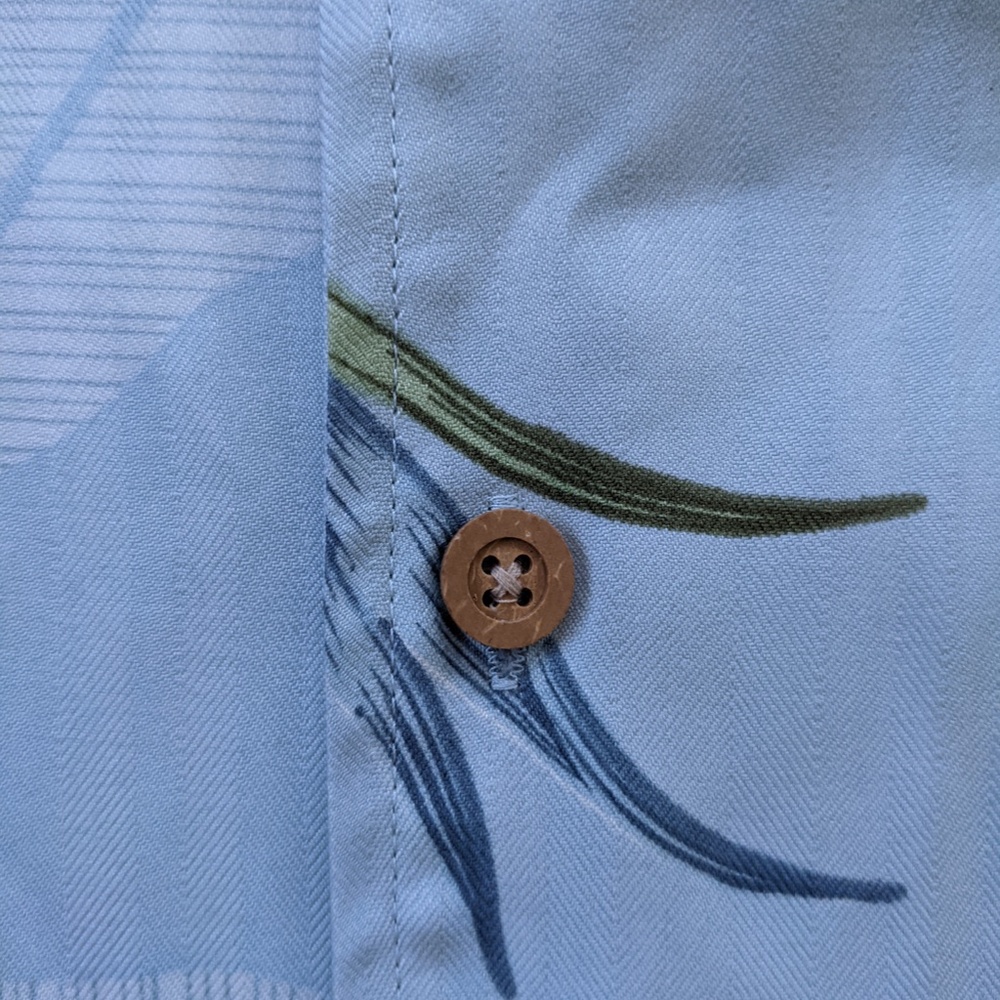 Quiksilver Hawaiian Shirt Men's Large Blue Floral - Picture 2 of 12